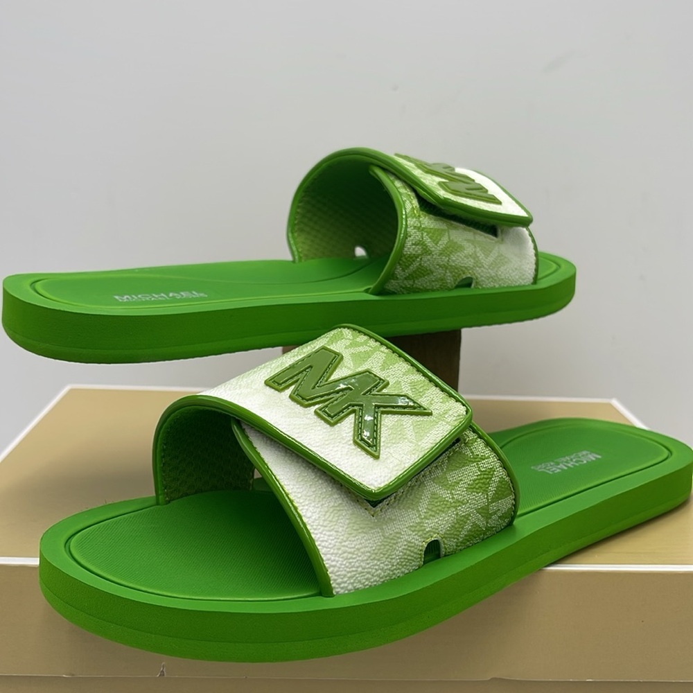 Michael Kors Green Slide Logo Sandals Palmer Ombré Signature
Jungle Green
NWT - Picture 10 of 16